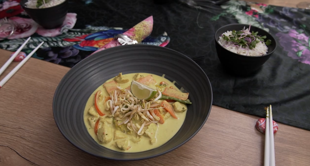 Hlavné jedlo: Gaeng Lueng Gai