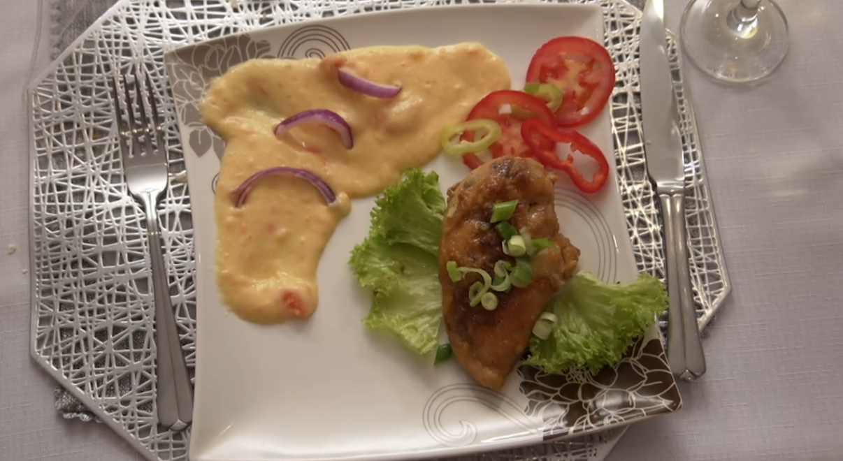 Hlavné jedlo: Včela pod prskom