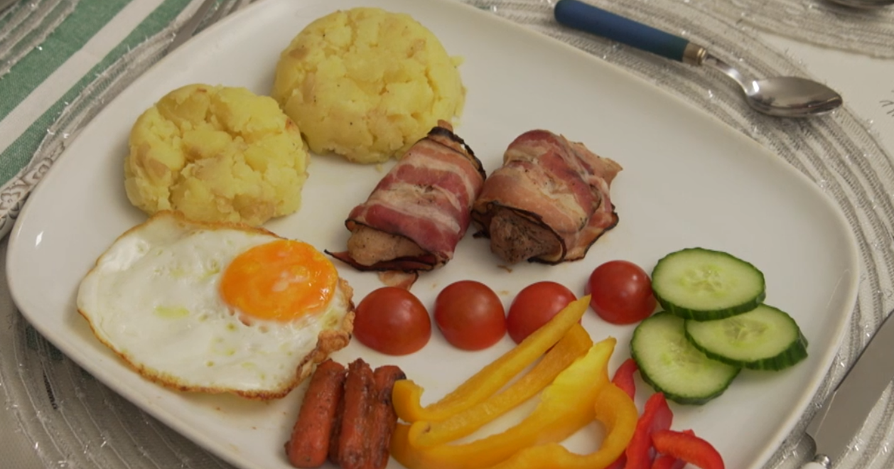 Hlavné jedlo: Pig‘s eye from England